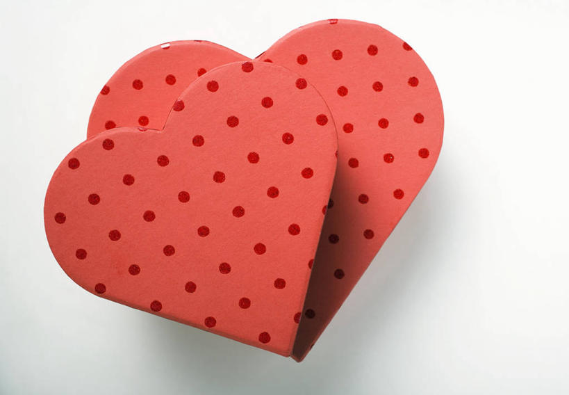 无人,横图,俯视,室内,特写,白天,白色背景,爱情,餐桌,桌子,静物,阴影,爱心,反射,影子,斑点,浪漫,红色,温暖,温馨,心形,恩爱,摄影,影棚,餐台,和睦,心型,彩图,高角度拍摄,影棚拍摄,拍摄,融洽