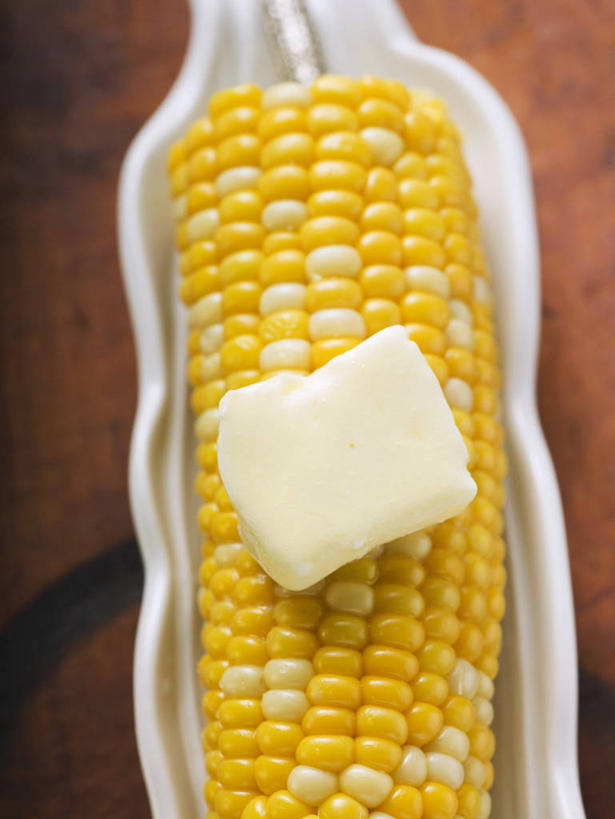 无人,竖图,俯视,室内,特写,白天,玉米,餐桌,桌子,蔬菜,一块,阴影,朦胧,模糊,新鲜,反射,棒子,影子,玉蜀黍,黄油,食品,食物,一个,黄色,有机食品,绿色食品,单个,餐台,苞米,乳制品,白脱油,苞芦,苞谷,包谷,大蜀黍,番麦,薏米包,玉高粱,玉麦,珍珠米,乳脂,彩图,高角度拍摄