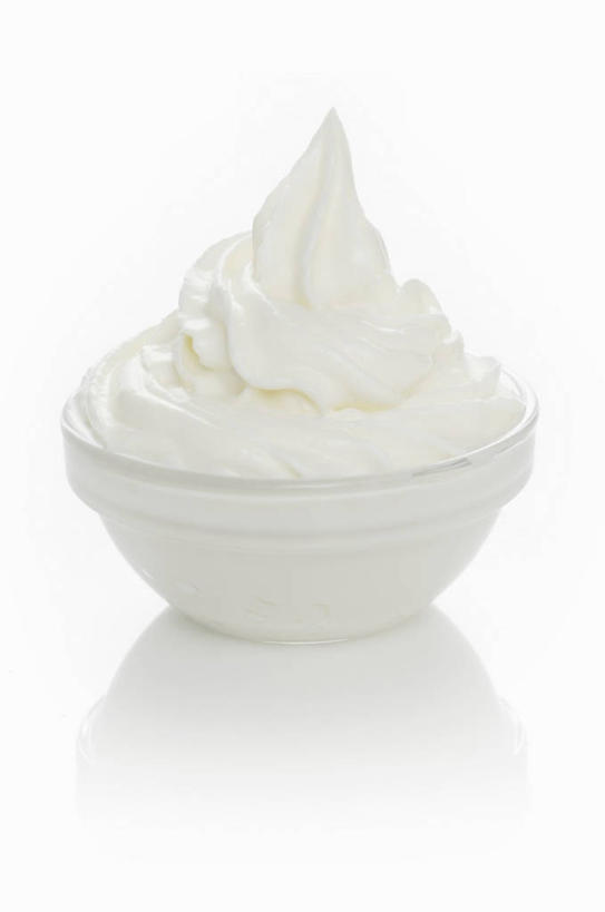 牛奶,无人,竖图,俯视,室内,特写,白天,白色背景,餐桌,桌子,玻璃,阴影,反射,影子,冰激凌,饮品,清凉,营养,酸奶,玻璃制品,饮料,一个,白色,容器,碗,冷饮,舒服,冰淇淋,摄影,影棚,单个,餐台,储藏,解暑,卫生,乳制品,奶,储存,解渴,雪糕,发酵,纯真,舒爽,冰糕,消暑,洁净,优格,优酪乳,光明,恬静,中间色,朴素,清白,彩图,高角度拍摄,影棚拍摄,拍摄,贮存