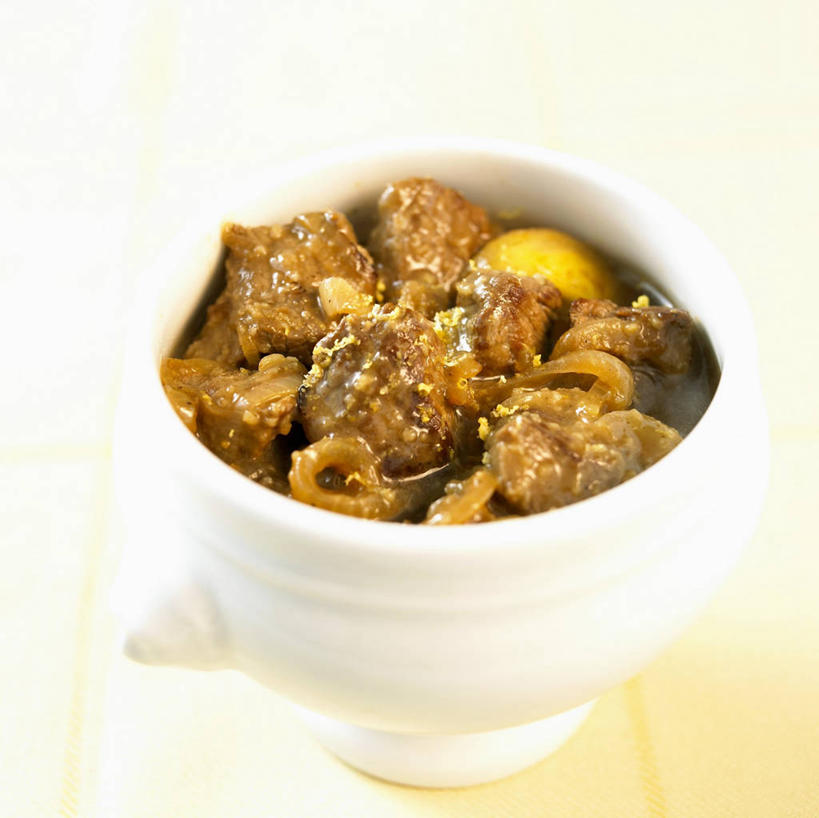 无人,横图,俯视,室内,特写,白天,餐桌,桌子,蔬菜,阴影,新鲜,反射,影子,陶瓷,调料,调味,肉,香料,佐料,牛肉,食品,陶瓷制品,黑胡椒,调味品,调味料,肉类,食物,一个,白色,容器,碗,摄影,有机食品,绿色食品,影棚,单个,餐台,储藏,配料,储存,肉食,作料,胡椒,彩图,高角度拍摄,影棚拍摄,拍摄,贮存