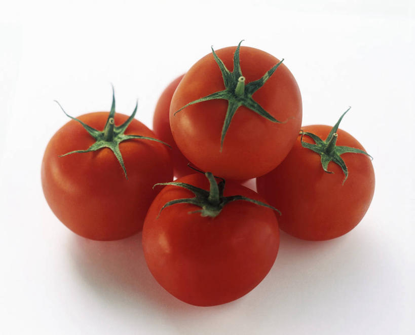 无人,横图,俯视,室内,特写,白天,白色背景,餐桌,桌子,蔬菜,西红柿,阴影,新鲜,反射,影子,食品,食物,红色,四个,摄影,有机食品,绿色食品,影棚,餐台,番茄,彩图,高角度拍摄,影棚拍摄,拍摄