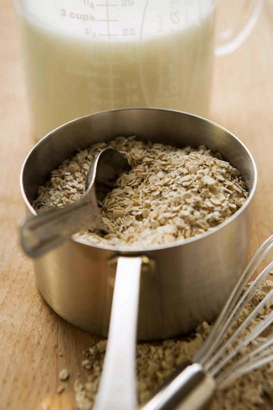 无人,竖图,俯视,室内,特写,白天,烹饪,中餐,早餐,餐桌,桌子,厨具,金属制品,阴影,反射,金属,锅子,壶,影子,谷物,料理,食品,锅,菜肴,美食,饮食,水壶,食物,一个,茶壶,容器,中式,保健,佳肴,单个,餐台,锅具,麦片,燕麦片,烹饪用具,烹调用具,烹调,彩图,高角度拍摄,早饭