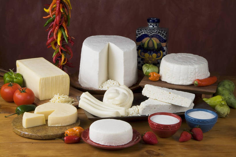 奶酪,无人,横图,俯视,室内,特写,白天,桌面,桌子,辣椒,蔬菜,西红柿,餐具,许多,切开,阴影,新鲜,反射,木制,碟子,盘,影子,陶瓷,干酪,起司,食品,陶瓷制品,芝士,营养,食物,盘子,木制品,容器,碟,碗,切,乳酪,摄影,有机食品,绿色食品,影棚,储藏,乳制品,储存,发酵,剖面,彩椒,切面,辣角,红海椒,大椒,辣虎,广椒,甜椒,柿子椒,辣子,海椒,番茄,番椒,灯笼椒,彩图,高角度拍摄,影棚拍摄,拍摄,贮存