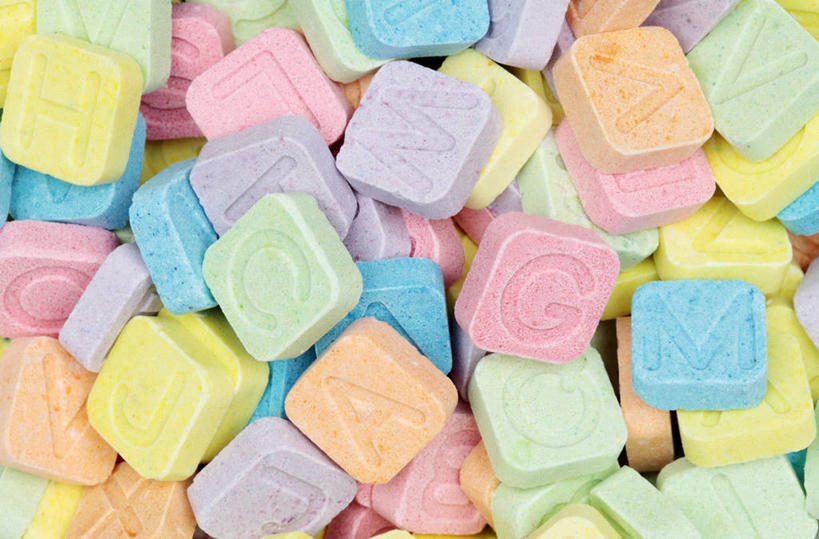 无人,横图,俯视,彩色,室内,特写,白天,一堆,许多,阴影,堆叠,堆积,反射,影子,食品,糖,糖果,甜点,甜品,食物,甜食,摄影,影棚,堆,五颜六色,色彩斑斓,五彩缤纷,五彩斑斓,五光十色,彩图,高角度拍摄,影棚拍摄,拍摄,跳跳糖