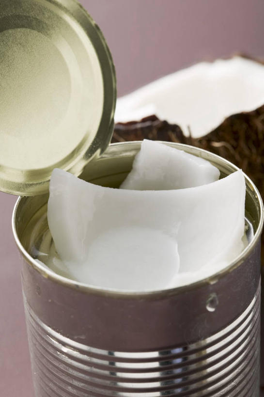 无人,竖图,俯视,室内,特写,白天,餐桌,桌子,椰子,水果,阴影,新鲜,反射,罐头,罐子,影子,生食,食品,果实,食物,一个,有机食品,绿色食品,单个,餐台,罐头食品,大椰,胥余,椰瓢,越王头,彩图,高角度拍摄