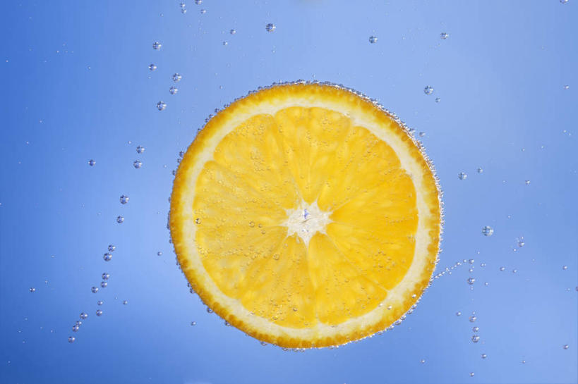 无人,横图,俯视,室内,特写,白天,餐桌,桌子,柑橘,水果,切开,阴影,蓝色背景,新鲜,反射,影子,生食,食品,果实,半个,食物,黄色,切,一半,摄影,有机食品,绿色食品,影棚,餐台,剖面,切面,橘子,桔子,橙子,橙,彩图,高角度拍摄,影棚拍摄,拍摄