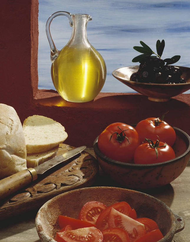 点心,面包,无人,竖图,俯视,室内,特写,白天,餐桌,桌子,橄榄,蔬菜,西红柿,餐具,水果,许多,切开,阴影,新鲜,反射,碟子,罐子,盘,影子,陶瓷,生食,食用油,油,橄榄油,食品,面点,果实,陶瓷制品,很多,蔬果,玻璃制品,食物,糕点,盘子,玻璃瓶,瓶子,容器,碟,碗,切,有机食品,绿色食品,餐台,储藏,储存,剖面,切面,植物油,青果,白榄,番茄,彩图,高角度拍摄,贮存