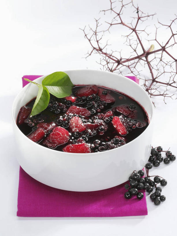 无人,竖图,俯视,室内,特写,白天,白色背景,植物,餐桌,桌子,水果,叶子,阴影,新鲜,装饰,反射,影子,陶瓷,生食,食品,果实,绿叶,草药,药草,陶瓷制品,中药,食物,一个,餐巾,容器,碗,嫩叶,摄影,有机食品,绿色食品,影棚,单个,餐台,储藏,华丽,修饰,点缀,配菜,储存,药材,中草药,接骨木,中药材,本草,衬托,美观,雅致,雅观,草珊瑚,接骨金粟兰,九节茶,九节风,九节花,肿节风,竹节茶,保洁方巾,口布,叶,叶片,彩图,高角度拍摄,影棚拍摄,拍摄,贮存