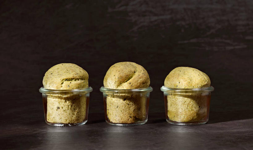 点心,无人,横图,俯视,室内,特写,白天,下午茶,餐桌,桌子,芹菜,蔬菜,玻璃,一排,阴影,黑色背景,新鲜,整齐,反射,影子,食品,玻璃制品,食物,糕点,排列,三个,容器,碗,奶油蛋糕,摄影,有机食品,绿色食品,荷兰芹,欧芹,香芹,影棚,餐台,储藏,储存,队列,法香,巴西利,洋香菜,洋芫荽,法国香菜,旱芹菜,番荽,磅蛋糕,彩图,高角度拍摄,影棚拍摄,拍摄,贮存,蛋糕