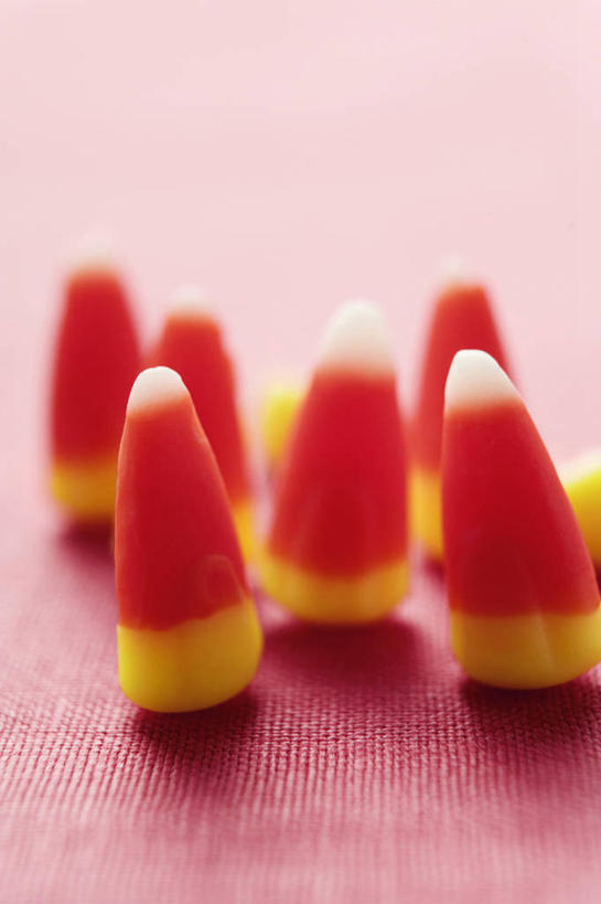 无人,竖图,俯视,室内,特写,白天,餐桌,桌子,许多,阴影,粉色背景,朦胧,模糊,反射,影子,食品,糖,糖果,甜点,甜品,软糖,很多,食物,红色,甜食,摄影,影棚,餐台,彩图,高角度拍摄,影棚拍摄,拍摄