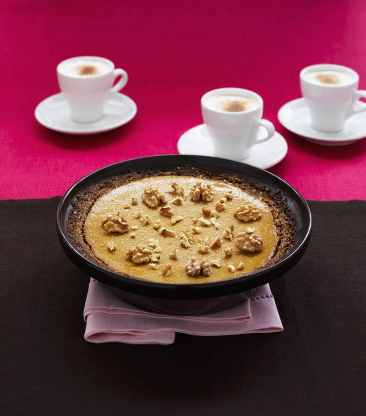 点心,咖啡,无人,竖图,俯视,室内,特写,白天,下午茶,幸福,餐桌,桌子,蔬菜,土豆,杯子,餐具,许多,阴影,新鲜,反射,瓷器,碟子,盘,影子,陶瓷,核桃,卡布奇诺,食品,坚果,果实,咖啡杯,陶瓷制品,很多,三杯,娱乐,食物,糕点,饮料,一个,盘子,容器,碟,碗,干果,享受,休闲,温馨,放松,乐趣,有机食品,绿色食品,单个,餐台,储藏,提神,舒适,储存,瓷杯,醒脑,海绵蛋糕,胡桃,馍馍蛋,软饮料,羌桃,卡布奇诺咖啡,奶酪蛋糕,乳酪蛋糕,洋芋,山药蛋,马铃薯,彩图,高角度拍摄,贮存,蛋糕