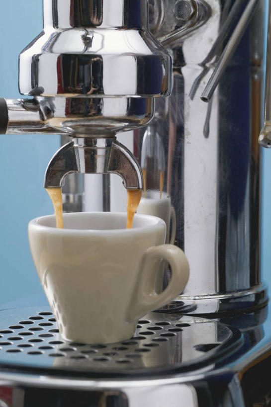 咖啡,无人,竖图,室内,特写,白天,正面,幸福,水,雾,餐桌,桌子,杯子,阴影,飞溅,沸腾,蓝色背景,溅,反射,蒸汽,瓷器,电器,工具,液体,影子,水滴,咖啡杯,陶瓷制品,水蒸气,一杯,娱乐,设备,水珠,饮料,一个,享受,休闲,温馨,放松,乐趣,冲泡,摄影,影棚,单个,餐台,一台,提神,舒适,家电,家用电器,咖啡机,喷洒,磨粉,瓷杯,醒脑,蒸发,软饮料,彩图,影棚拍摄,拍摄,清除,压粉,装粉