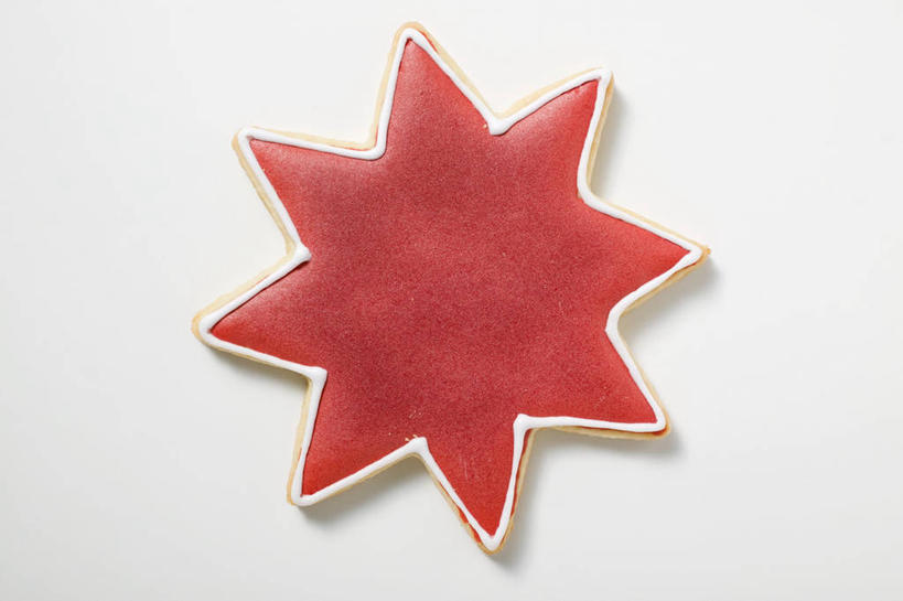 点心,无人,横图,俯视,室内,特写,白天,白色背景,餐桌,桌子,阴影,装饰,反射,影子,食品,曲奇,食物,一个,红色,饼干,果酱,零食,星形,摄影,影棚,单个,餐台,华丽,修饰,点缀,曲奇饼,曲奇饼干,衬托,美观,雅致,雅观,果子酱,彩图,高角度拍摄,影棚拍摄,拍摄