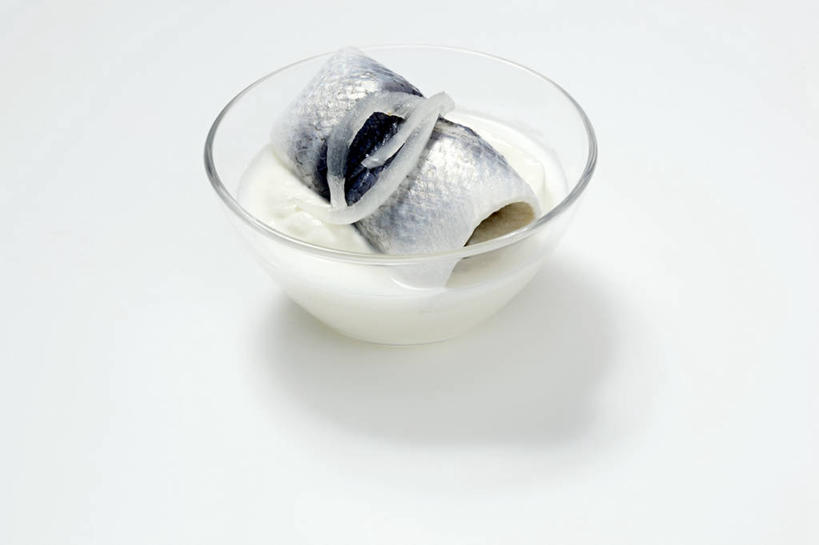 点心,海鲜,无人,横图,俯视,室内,特写,白天,白色背景,餐桌,桌子,玻璃,两块,阴影,反射,鱼,影子,肉,鱼肉,食品,甜点,甜品,水产,肉类,鱼类,海洋生物,玻璃制品,食物,糕点,一个,容器,碗,甜食,奶油,摄影,影棚,单个,餐台,储藏,乳制品,储存,水生动物,海产品,水生物,肉食,海底动物,激凌,克林姆,淇淋,肺鱼,彩图,高角度拍摄,影棚拍摄,拍摄,贮存