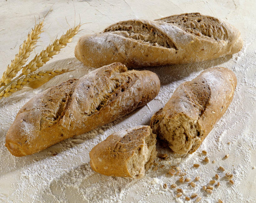 点心,面包,无人,横图,俯视,室内,特写,白天,农作物,小麦,餐桌,桌子,阴影,反射,影子,谷物,食品,面点,食物,糕点,麦子,餐台,小圆面包,彩图,高角度拍摄