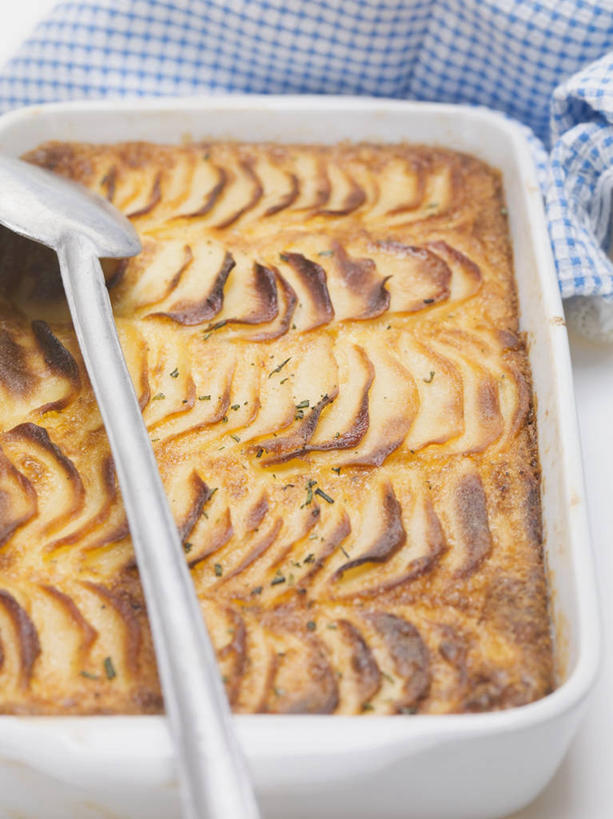 点心,面包,无人,竖图,俯视,室内,特写,白天,餐桌,桌子,蔬菜,土豆,阴影,新鲜,反射,影子,勺子,陶瓷,食品,面点,陶瓷制品,食物,糕点,两个,餐巾,容器,调羹,汤匙,碗,有机食品,绿色食品,餐台,储藏,储存,馍馍蛋,保洁方巾,口布,洋芋,山药蛋,马铃薯,彩图,高角度拍摄,贮存