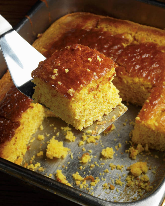 点心,面包,无人,竖图,俯视,室内,特写,白天,玉米,餐桌,桌子,餐具,金属制品,切开,阴影,反射,金属,棒子,碟子,烤盘,盘,影子,玉蜀黍,食品,面点,食物,糕点,排列,一个,盘子,碟,切,单个,餐台,苞米,苞芦,剖面,切面,苞谷,包谷,大蜀黍,番麦,薏米包,玉高粱,玉麦,珍珠米,摆列,彩图,高角度拍摄,布列,分列