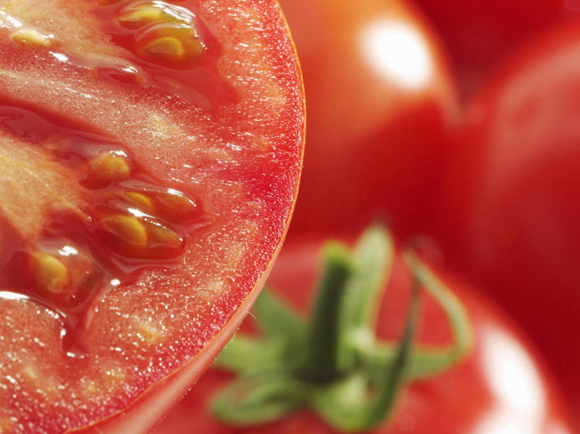 无人,横图,俯视,室内,特写,白天,蔬菜,西红柿,许多,切开,阴影,朦胧,模糊,新鲜,反射,影子,食品,很多,食物,红色,切,有机食品,绿色食品,剖面,切面,番茄,彩图,高角度拍摄