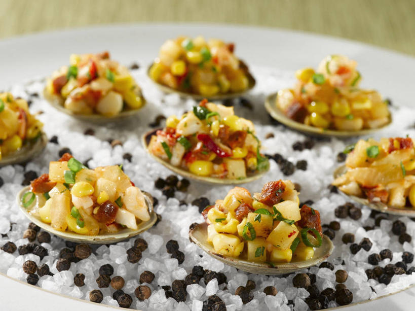 海鲜,蟹,无人,横图,俯视,室内,特写,白天,烹饪,西餐,餐桌,桌子,蔬菜,土豆,一堆,许多,阴影,堆叠,堆积,新鲜,反射,螃蟹,影子,冰,韭菜,肉,香肠,冰块,料理,食品,腊肠,冷冻,蛤蜊,水产,菜肴,美食,肉类,海洋生物,食物,蛤,寒冷,西式,佳肴,有机食品,绿色食品,冷藏,餐台,堆,冰冷,水生动物,海产品,水生物,肉食,起阳草,海底动物,蛤仔,馍馍蛋,韭,山韭,长生韭,保鲜,洋芋,山药蛋,马铃薯,彩图,高角度拍摄