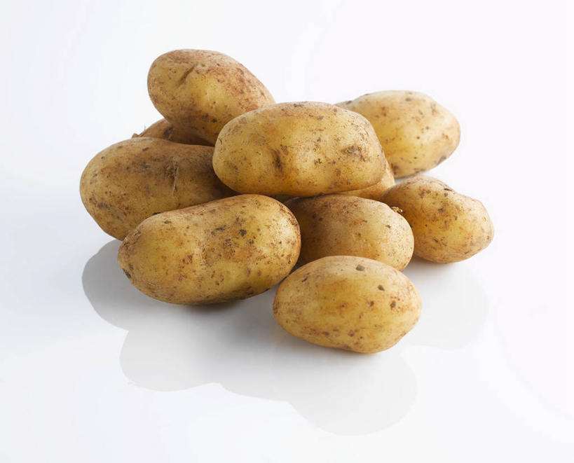 无人,横图,俯视,室内,特写,白天,白色背景,餐桌,桌子,蔬菜,土豆,一堆,许多,阴影,堆叠,堆积,新鲜,反射,影子,食品,食物,黄色,摄影,有机食品,绿色食品,影棚,餐台,堆,馍馍蛋,洋芋,山药蛋,马铃薯,彩图,高角度拍摄,影棚拍摄,拍摄