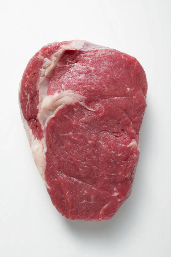 无人,竖图,俯视,室内,特写,白天,白色背景,烹饪,西餐,餐桌,桌子,一块,阴影,新鲜,反射,影子,肉,生食,牛排,牛肉,料理,食品,菜肴,美食,肉类,食物,红色,西式,摄影,佳肴,影棚,餐台,肉食,彩图,高角度拍摄,影棚拍摄,拍摄