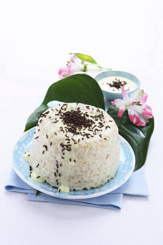 点心,无人,竖图,俯视,室内,特写,白天,白色背景,早餐,植物,餐桌,桌子,餐具,阴影,盛开,反射,布料,碟子,盘,影子,谷物,食品,甜点,甜品,草药,药草,花蕾,布纹,美食,饮食,中药,桌布,花,花瓣,花朵,鲜花,食物,糕点,盘子,餐巾,碟,台布,甜食,花苞,花蕊,清热,保健,摄影,影棚,餐台,麦片,药材,中草药,燕麦片,香草兰,中药材,本草,解毒,婆绒花,山薄荷,石母草,彩图,高角度拍摄,影棚拍摄,拍摄