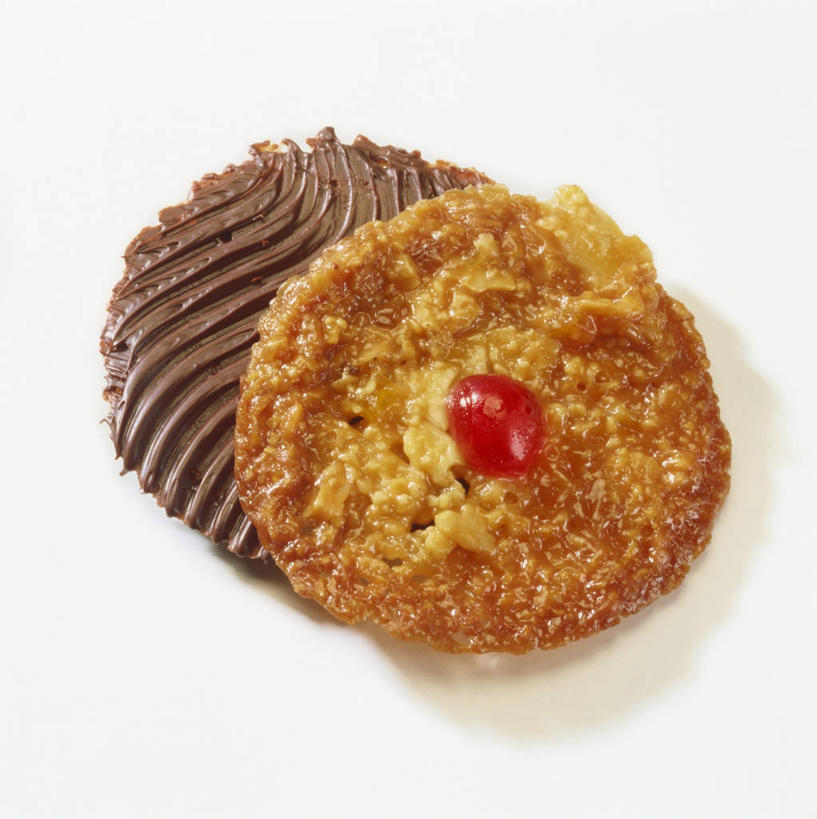 点心,无人,竖图,俯视,室内,特写,白天,白色背景,餐桌,桌子,水果,两块,阴影,新鲜,反射,影子,生食,食品,果实,曲奇,食物,饼干,零食,摄影,有机食品,绿色食品,影棚,餐台,曲奇饼,曲奇饼干,彩图,高角度拍摄,影棚拍摄,拍摄