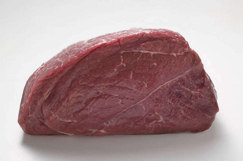 无人,横图,俯视,室内,特写,白天,白色背景,餐桌,桌子,一块,阴影,新鲜,反射,影子,肉,牛肉,肉类,红色,摄影,影棚,餐台,肉食,彩图,高角度拍摄,影棚拍摄,拍摄