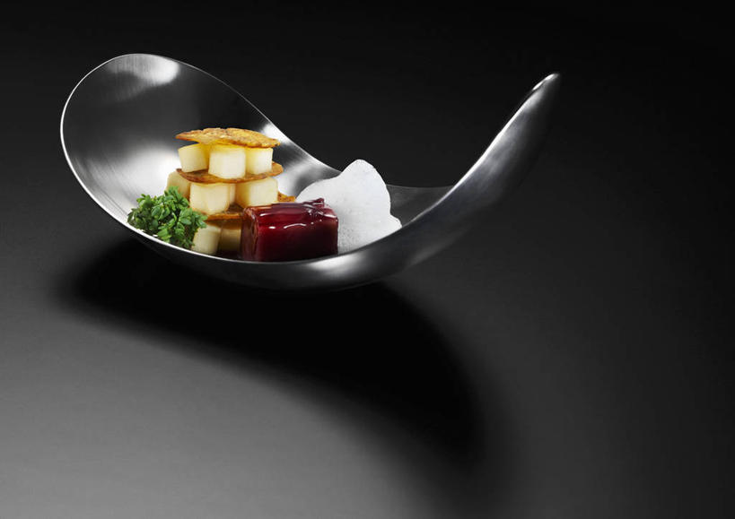 无人,横图,俯视,室内,特写,白天,烹饪,西餐,餐桌,桌子,蔬菜,椰菜,卷心菜,金属制品,阴影,灰色背景,新鲜,反射,金属,影子,紫甘蓝,调料,酱料,酱汁,肉,佐料,料理,食品,调味品,调味料,猪肉,酱,菜肴,美食,肉类,紫包菜,食物,一个,容器,碗,赤甘蓝,甘蓝,西式,摄影,佳肴,有机食品,绿色食品,影棚,单个,餐台,储藏,储存,肉食,紫椰菜,豚肉,紫圆白菜,结球甘蓝,红甘蓝,甘兰,包心菜,彩图,高角度拍摄,影棚拍摄,拍摄,贮存