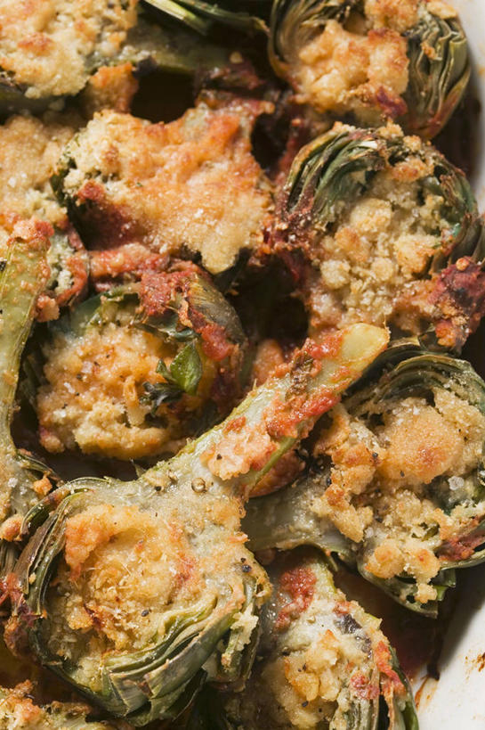 无人,竖图,俯视,室内,特写,白天,桌面,桌子,蔬菜,一堆,许多,阴影,堆叠,堆积,新鲜,反射,木制,影子,朝鲜蓟,食品,食物,木制品,洋蓟,有机食品,绿色食品,堆,彩图,高角度拍摄,菜蓟,法国百合,球洋蓟,蔬菜之皇,洋百合