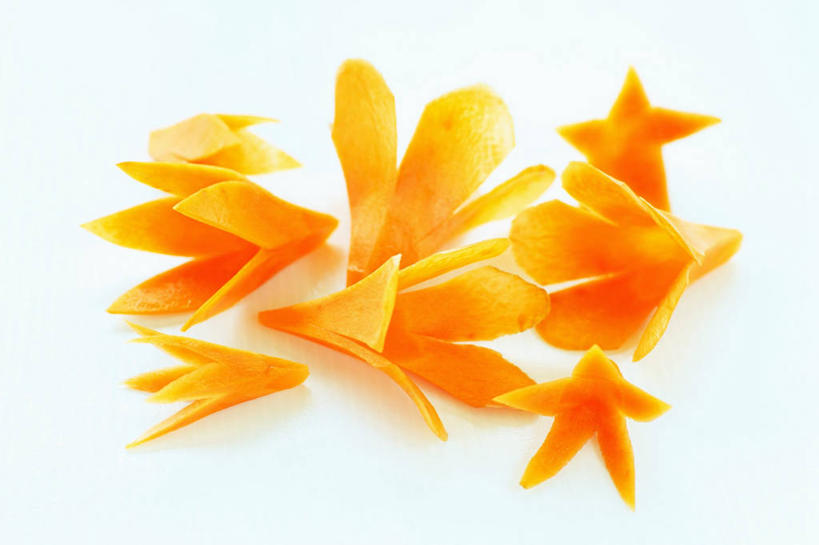 无人,横图,俯视,室内,特写,白天,白色背景,餐桌,桌子,萝卜,胡萝卜,蔬菜,阴影,新鲜,装饰,盛开,反射,雕刻,影子,食品,花蕾,花,花瓣,花朵,鲜花,食物,花苞,花蕊,橙色,摄影,有机食品,绿色食品,影棚,餐台,华丽,修饰,点缀,衬托,美观,雅致,雅观,雕镂,雕琢,镌刻,红萝卜,甘荀,彩图,高角度拍摄,影棚拍摄,拍摄