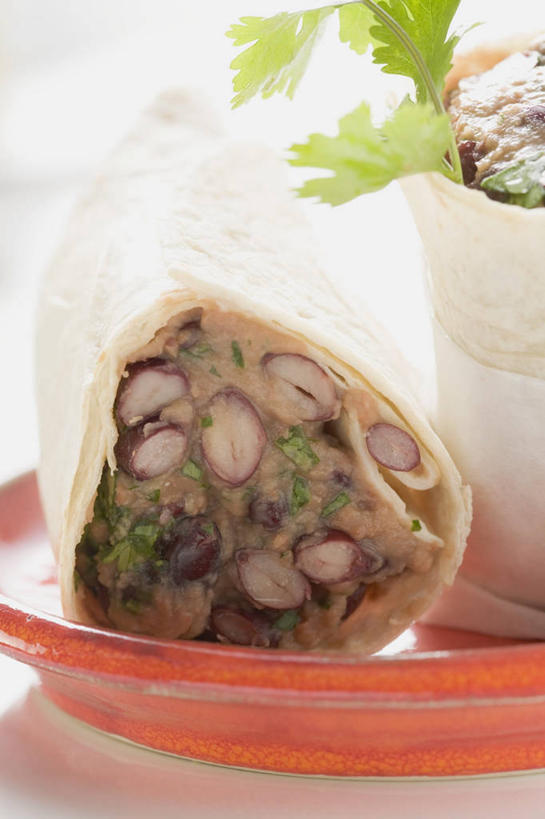 点心,无人,竖图,俯视,室内,特写,白天,植物,餐桌,桌子,豆,蔬菜,餐具,叶子,阴影,新鲜,反射,碟子,盘,影子,豆类,豆子,调料,酱料,酱汁,佐料,食品,绿叶,调味品,调味料,文化,酱,辣酱,饼,小吃,食物,糕点,一个,盘子,碟,甜食,嫩叶,有机食品,绿色食品,单个,餐台,辣椒酱,豆科,玉米饼,叶,叶片,彩图,高角度拍摄