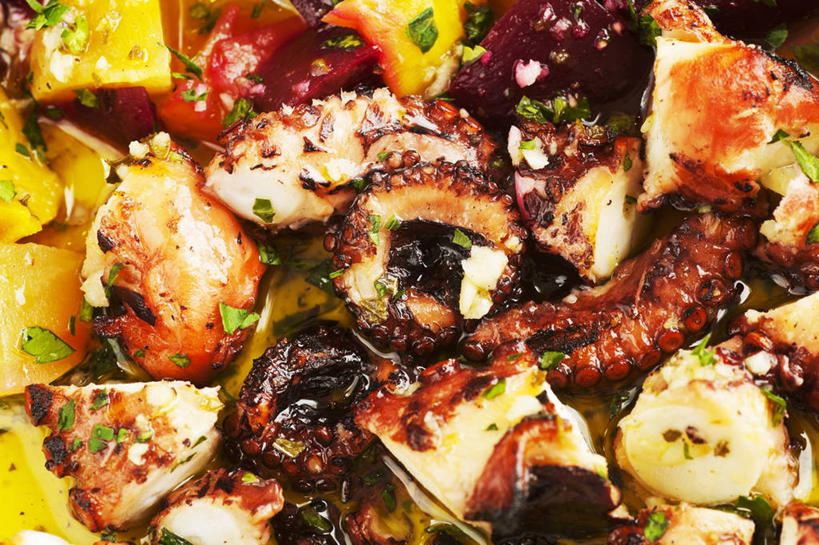 无人,横图,俯视,室内,特写,白天,烹饪,西餐,章鱼,辣椒,蔬菜,一堆,许多,阴影,堆叠,堆积,新鲜,反射,影子,肉,鱼肉,料理,食品,菜肴,美食,肉类,食物,西式,佳肴,有机食品,绿色食品,堆,石吸,死牛,望潮,坐蛸,肉食,彩椒,辣角,红海椒,大椒,辣虎,广椒,石居,八爪鱼,甜椒,柿子椒,辣子,海椒,番椒,灯笼椒,彩图,高角度拍摄