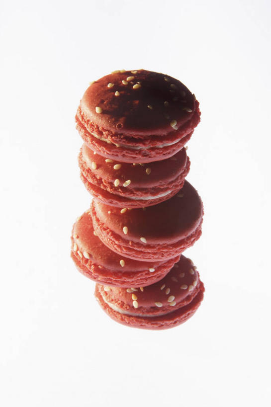 点心,无人,竖图,俯视,室内,特写,白天,白色背景,餐桌,桌子,一堆,许多,阴影,堆叠,堆积,反射,影子,食品,甜点,甜品,食物,糕点,甜食,摄影,影棚,餐台,堆,马卡龙,玛卡龙,杏仁小圆饼,彩图,高角度拍摄,影棚拍摄,拍摄