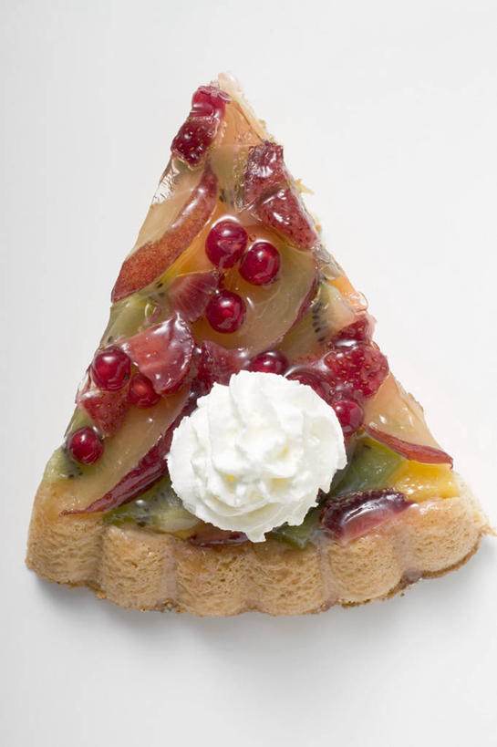 点心,无人,竖图,俯视,室内,特写,白天,白色背景,餐桌,桌子,浆果,水果,一块,阴影,新鲜,反射,影子,灯笼果,生食,食品,甜点,甜品,果实,食物,糕点,红色,甜食,奶油,摄影,有机食品,绿色食品,影棚,餐台,乳制品,红醋栗,激凌,克林姆,淇淋,醋栗,彩图,高角度拍摄,影棚拍摄,拍摄