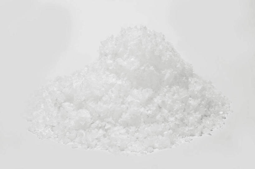 无人,横图,俯视,室内,特写,白天,白色背景,餐桌,桌子,一堆,许多,阴影,堆叠,堆积,反射,影子,调料,盐,调味品,调味料,食盐,白色,摄影,影棚,餐台,堆,卫生,纯真,洁净,光明,恬静,中间色,朴素,清白,彩图,高角度拍摄,影棚拍摄,拍摄