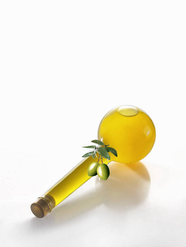 无人,竖图,俯视,室内,特写,白天,白色背景,餐桌,桌子,叶子,阴影,反射,影子,食用油,油,橄榄油,绿叶,玻璃制品,一个,黄色,玻璃瓶,瓶子,嫩叶,瓶塞,摄影,影棚,单个,餐台,保存,密封,植物油,叶,叶片,彩图,高角度拍摄,影棚拍摄,拍摄