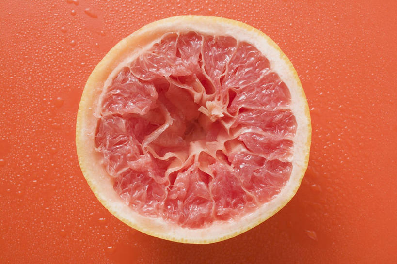 无人,横图,俯视,室内,特写,白天,餐桌,桌子,水果,阴影,红色背景,新鲜,反射,影子,生食,食品,果实,葡萄柚,食物,一个,西柚,摄影,有机食品,绿色食品,影棚,单个,餐台,横截面,剖面,朱栾,截面,截面图形,彩图,高角度拍摄,影棚拍摄,拍摄