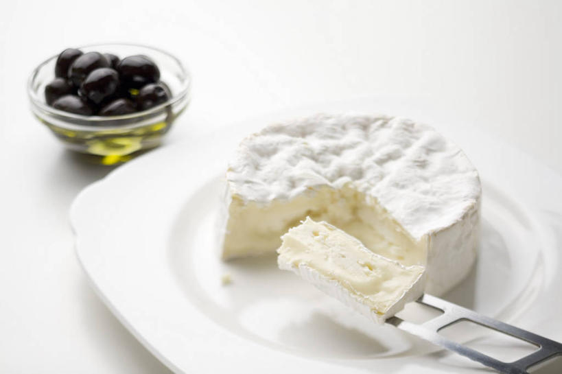 奶酪,无人,横图,俯视,室内,特写,白天,白色背景,餐桌,桌子,橄榄,水果,玻璃,一堆,许多,阴影,堆叠,堆积,新鲜,反射,影子,生食,食用油,油,干酪,橄榄油,起司,食品,果实,芝士,营养,玻璃制品,食物,白色,容器,碗,乳酪,摄影,有机食品,绿色食品,影棚,餐台,储藏,堆,黑橄榄,乳制品,储存,发酵,乌橄榄,乌榄,植物油,油橄榄,青果,白榄,彩图,高角度拍摄,影棚拍摄,拍摄,贮存