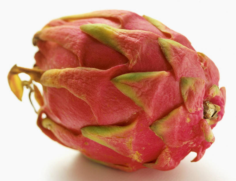 无人,横图,俯视,室内,特写,白天,白色背景,餐桌,桌子,水果,阴影,新鲜,反射,影子,生食,食品,果实,火龙果,食物,一个,红色,青龙果,摄影,有机食品,绿色食品,影棚,单个,餐台,彩图,高角度拍摄,影棚拍摄,拍摄