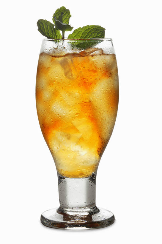 无人,竖图,室内,特写,白天,白色背景,正面,幸福,餐桌,茶,桌子,杯子,叶子,一堆,许多,阴影,堆叠,堆积,反射,影子,冰,冰块,茶叶,薄荷,绿叶,银丹草,饮品,一杯,娱乐,冷冻,玻璃制品,一个,水杯,花茶,享受,休闲,温馨,嫩叶,放松,寒冷,乐趣,保健,养生,摄影,影棚,冷藏,单个,餐台,堆,花草茶,冰冷,舒适,薄荷茶,香花茶,香片,熏花茶,保鲜,斑叶凤梨薄荷,夜息香,叶,叶片,玻璃杯,彩图,影棚拍摄,拍摄