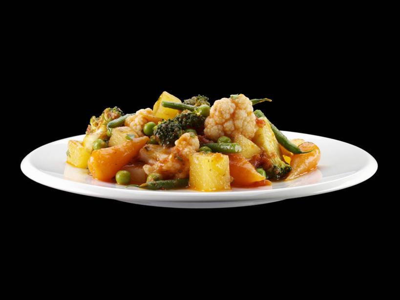 无人,横图,俯视,室内,特写,白天,烹饪,西餐,植物,餐桌,桌子,萝卜,胡萝卜,蔬菜,餐具,阴影,黑色背景,新鲜,反射,碟子,盘,影子,豆类,豆子,花菜,花椰菜,西兰花,豌豆,蔬菜汤,汤,料理,食品,荷兰豆,菜肴,美食,食物,一个,白色,盘子,碟,西式,摄影,佳肴,有机食品,绿色食品,影棚,单个,餐台,椰菜花,雪豆,豆科,寒豆,毕豆,麻累,国豆,小寒豆,麦豌豆,甘蓝花,羹汤,红萝卜,甘荀,彩图,高角度拍摄,影棚拍摄,拍摄