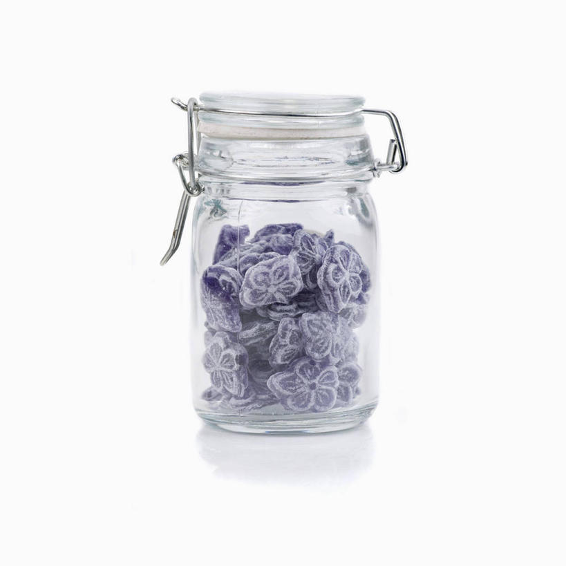 无人,方图,室内,特写,白天,白色背景,正面,桌面,桌子,玻璃,一堆,许多,阴影,堆叠,堆积,反射,木制,影子,食品,糖,糖果,甜点,甜品,软糖,玻璃制品,食物,一个,紫色,玻璃瓶,木制品,瓶子,甜食,摄影,影棚,单个,堆,广口瓶,彩图,影棚拍摄,拍摄