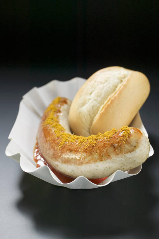 点心,面包,咖哩,无人,竖图,俯视,室内,特写,白天,烹饪,桌面,桌子,餐具,阴影,黑色背景,朦胧,模糊,反射,木制,碟子,盘,影子,调料,酱料,酱汁,茄汁,佐料,料理,食品,面点,调味品,调味料,番茄酱,酱,咖喱,菜肴,美食,食物,糕点,盘子,木制品,碟,摄影,佳肴,影棚,小圆面包,彩图,高角度拍摄,影棚拍摄,拍摄