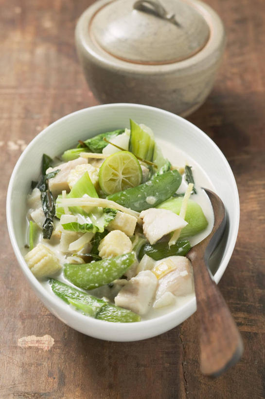 无人,竖图,俯视,室内,特写,白天,玉米,植物,桌面,桌子,蔬菜,阴影,新鲜,反射,木制,棒子,影子,勺子,陶瓷,豆类,豆子,玉蜀黍,豌豆,生食,蔬菜沙拉,沙拉,食品,陶瓷制品,甜菜,色拉,沙律,荷兰豆,食物,两个,木制品,容器,调羹,汤匙,碗,摄影,有机食品,绿色食品,影棚,色拉酱,储藏,苞米,储存,千岛酱,苞芦,雪豆,豆科,牛皮菜,苞谷,厚皮菜,寒豆,毕豆,麻累,国豆,小寒豆,麦豌豆,包谷,大蜀黍,番麦,薏米包,玉高粱,玉麦,珍珠米,菾菜,厚合菜,莙达菜,莙荙菜,根达菜,恭菜,观达菜,彩图,高角度拍摄,影棚拍摄,拍摄,贮存