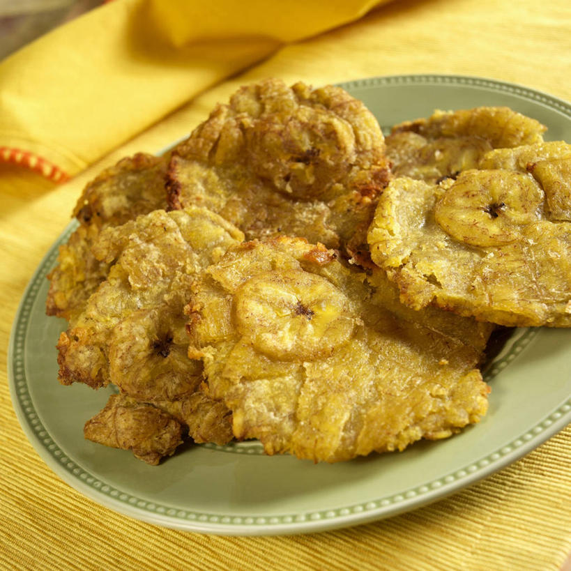 点心,无人,方图,俯视,室内,特写,白天,桌面,桌子,香蕉,餐具,一堆,许多,阴影,堆叠,堆积,黄色背景,反射,木制,碟子,盘,影子,食品,小吃,香蕉片,食物,盘子,餐巾,木制品,碟,甜食,零食,摄影,影棚,堆,保洁方巾,口布,甘蕉,彩图,高角度拍摄,影棚拍摄,拍摄,香蕉干