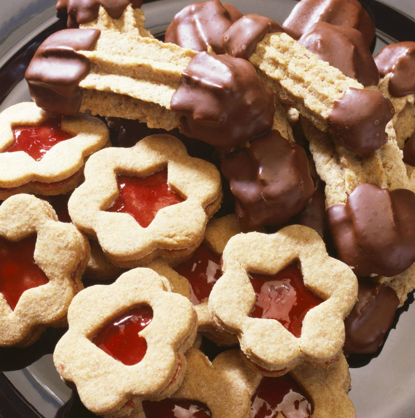 点心,无人,竖图,俯视,室内,特写,白天,爱情,桌面,桌子,圣诞节,一堆,许多,阴影,堆叠,堆积,节日,爱心,庆祝,反射,木制,影子,星星,食品,很多,浪漫,文化,食物,木制品,饼干,果酱,零食,庆典,温暖,温馨,心形,星形,恩爱,纪念,堆,和睦,五角形,果子酱,心型,五角星,彩图,高角度拍摄,果酱饼干,融洽