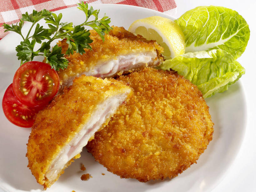 奶酪,无人,横图,俯视,室内,特写,白天,白色背景,植物,桌面,桌子,柠檬,蔬菜,西红柿,小番茄,餐具,水果,叶子,切开,阴影,新鲜,反射,木制,碟子,盘,纹理,影子,肉,生食,干酪,起司,食品,果实,绿叶,芝士,营养,蔬果,火腿,猪肉,肉类,食物,腌制,一个,绿色,盘子,木制品,碟,切,嫩叶,乳酪,摄影,有机食品,绿色食品,影棚,单个,乳制品,发酵,剖面,肉食,切面,豚肉,肌理,熏制,火肉,兰熏,猪腿,小西红柿,樱桃小番茄,珍珠小番茄,叶,叶片,叶脉,益母果,柠果,樱桃番茄,圣女果,番茄,彩图,高角度拍摄,影棚拍摄,拍摄