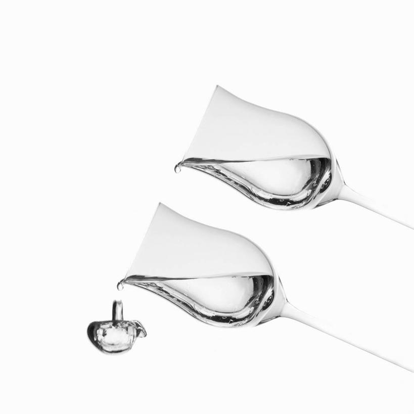 无人,方图,俯视,室内,特写,白天,白色背景,水,杯子,飞溅,溅,高脚杯,液体,水滴,红酒杯,玻璃制品,水珠,两个,酒杯,摄影,影棚,葡萄酒杯,喷洒,玻璃杯,彩图,高角度拍摄,影棚拍摄,拍摄