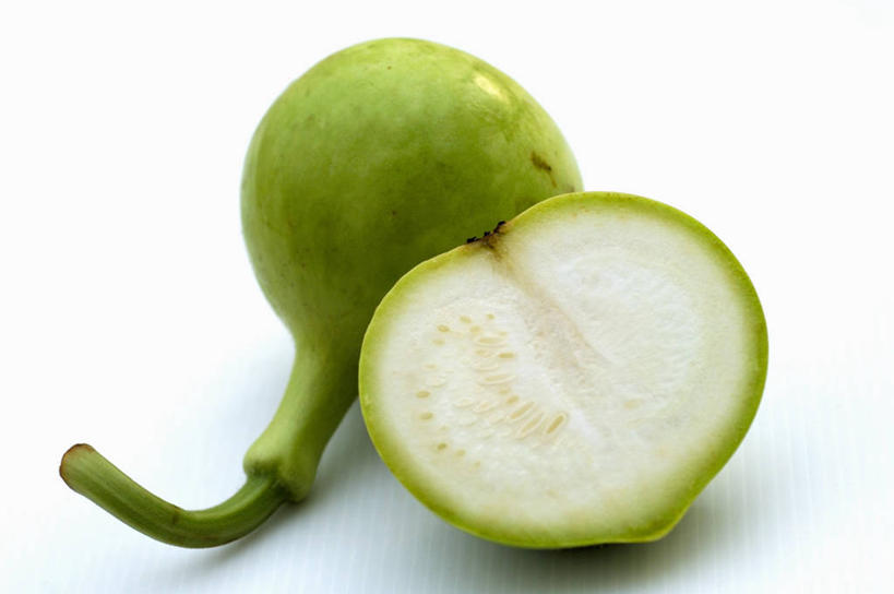 无人,横图,俯视,室内,特写,白天,白色背景,桌面,桌子,南瓜,蔬菜,切开,阴影,新鲜,反射,木制,影子,金瓜,食品,番瓜,食物,绿色,木制品,切,摄影,有机食品,绿色食品,影棚,麦瓜,倭瓜,剖面,切面,彩图,高角度拍摄,影棚拍摄,拍摄